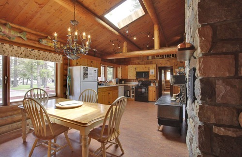 Calgary Cabin | The Deer House - A character cabin in the woods! (plus all the modernities)