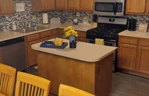 Moore House | The "Delightful Gathering"