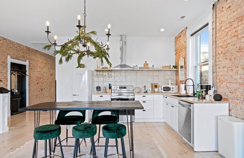 Hendersonville Apartment | The Demi-Lune. An urban space with small town charm!