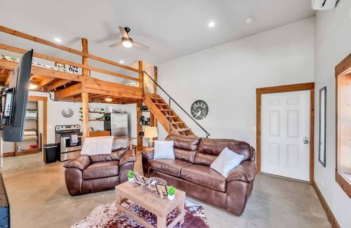 Joelton Apartment | The Den at J-Barn - Secluded Retreat