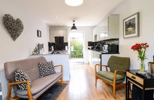 Calwich House | The Den, Bank Top Farm