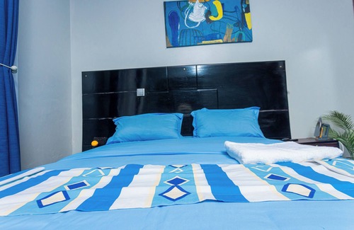 Soroti Bed & Breakfast | The Den Blue