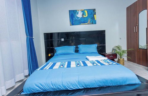 Soroti Bed & Breakfast | The Den Blue