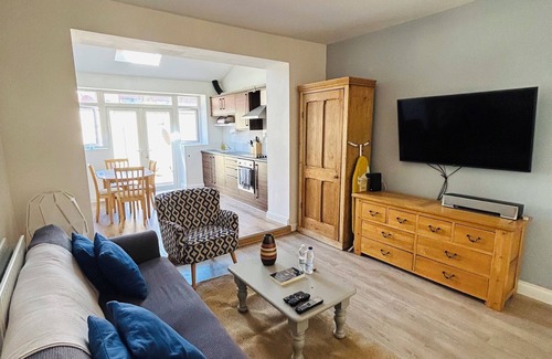 Fishponds Apartment | The Den by AltoLuxoExperience