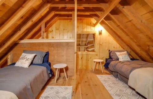 Long Barn Cabin | “The Den” Cabin Near PineCrest!