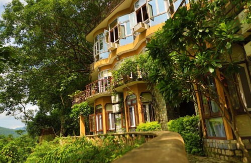 Chilkiya Range Hotel | The Den Corbett Resort