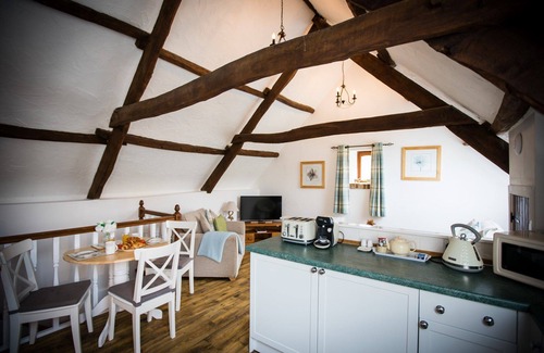 Devon Cottage | The Den - Dog friendly cottage for 2 with a sauna