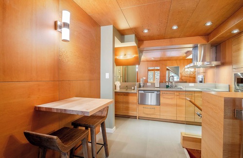 Village North Condo | The Den | Heart of Village | Free Parking