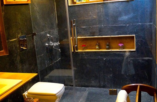 Chilkiya Range Hotel | The Den