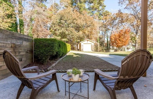 Buford House | The Den/PVT Basement/Media Room/Near Mall/Sleeps 5
