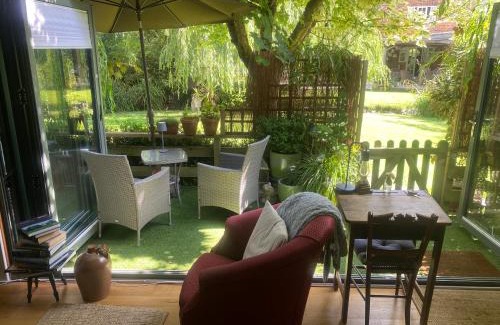 Stockbridge Apartment | ‘The Den’ Self contained one bedroom annexe.