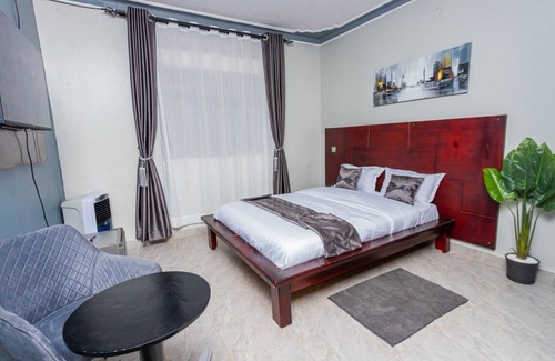Soroti Bed & Breakfast | The Den Soroti White