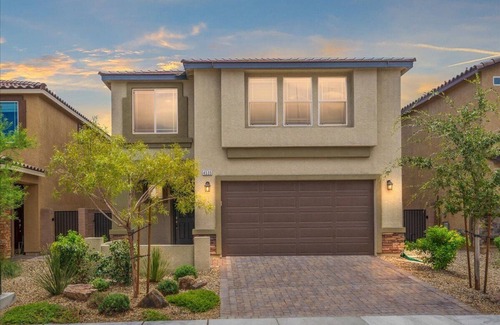 North Las Vegas House | "The Desert Haven" Dog Friendly, 30+ day stays only, 4BD/2.5BA, Quiet Area