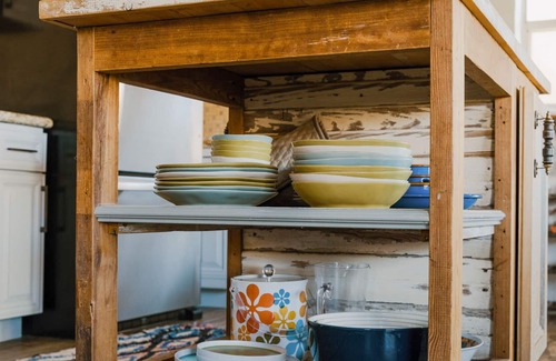 Morongo Valley Cabin | The Desert Lookout - Amazing Views - Private hike - Central