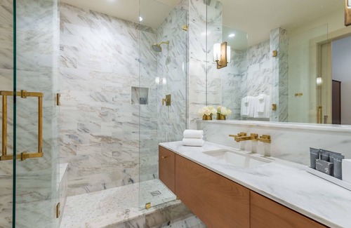 Downtown Charleston Hotel | The Dewberry Charleston