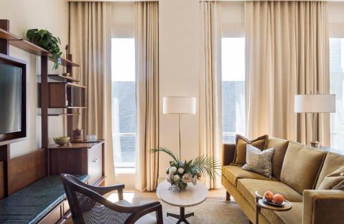 Downtown Charleston Hotel | The Dewberry Charleston