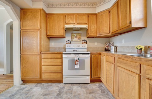 Caldwell House | 'The Diamond Bungalow' - Cozy Caldwell Home!