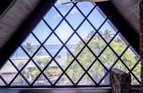 Kahala House | The Diamond House "Like diamonds in the sky."
