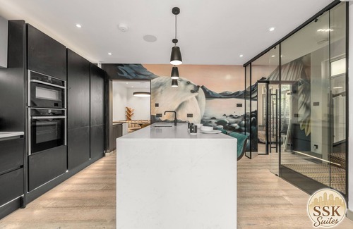 Didsbury House | The Didsbury Retreat l Cinema l Sleeps 8