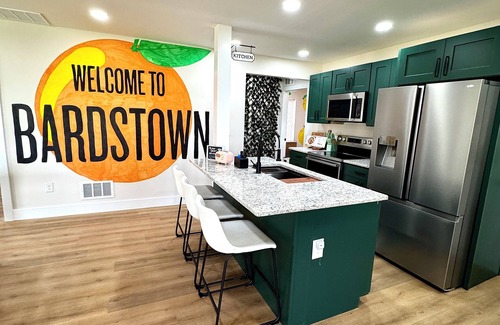 Bardstown House | The Distillers Den- Hottub, Gameroom, Barndo, IN BARDSTOWN