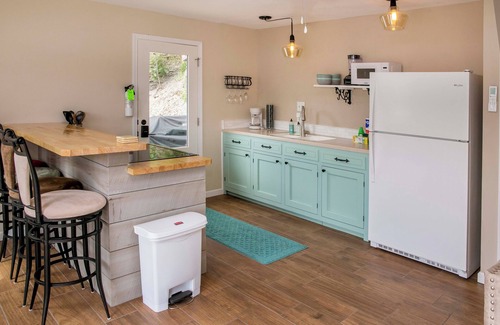 Hammondsport Cabin | The Dockaholic on Keuka is the ultimate Lake lovers getaway!