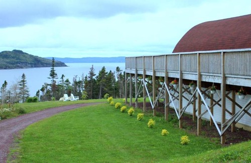 Greens Harbour Hotel | The Doctor's House Inn & Spa
