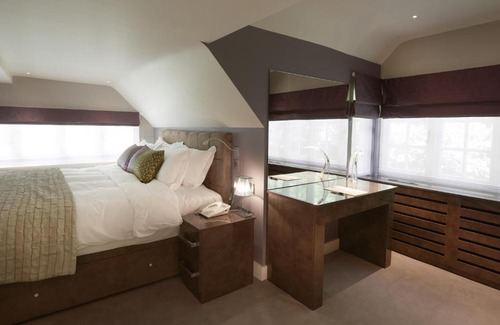 Medmenham Bed & Breakfast | The Dog and Badger