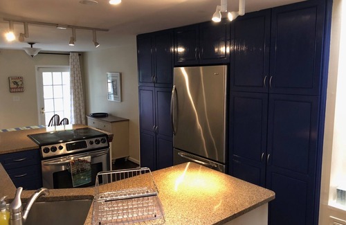 Southwest Quadrant House | The Dog House, a convenient stylish 2BR townhouse in charming Old Town