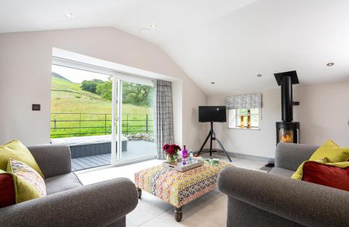 Middleton House | The Dog House with Hot Tub