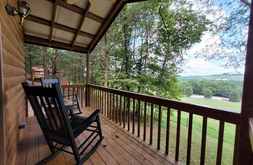 Sparta House | "The DogHouse" a Pet Friendly Cabin near Fall Creek Falls, The Doghouse - Pet Friendly Cabin w/View