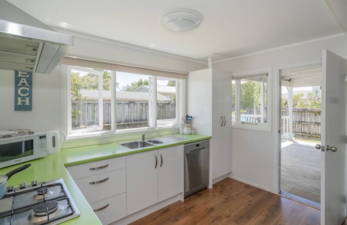 Whitianga House | The Doll's House - Whitianga Holiday Home
