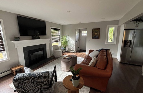 Waterford House | The Dollhouse is conveniently located. Mystic, Beaches, parks, casinos, shopping