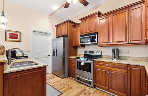 Downtown Nashville Condo | The Dolly- 2 Blocks to Broadway