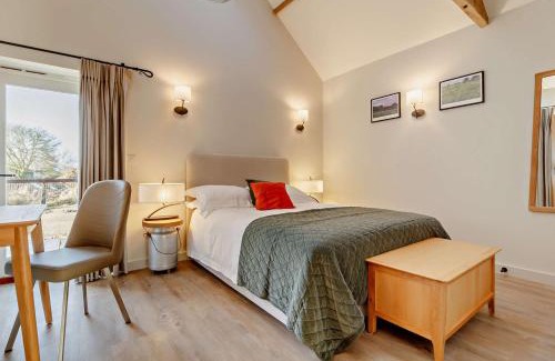 Diss House | The Domini Cowshed at Village Farm