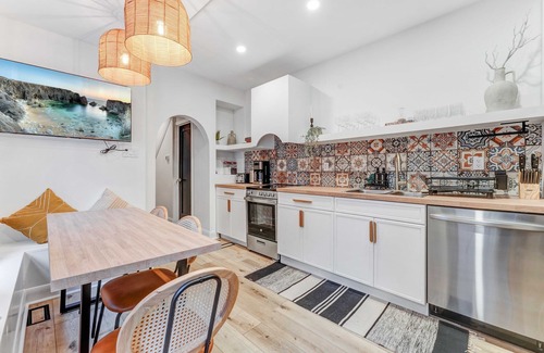 Centretown Bed & Breakfast | The Don Club