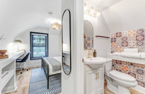 Centretown Bed & Breakfast | The Don Club