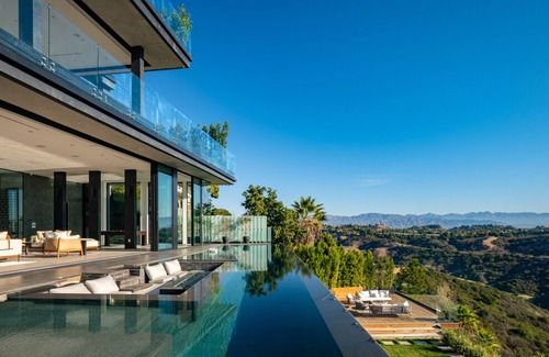 Bel Air House | The Donella Mansion: Exquisite Modern Living in Bel Air with Stunning Views