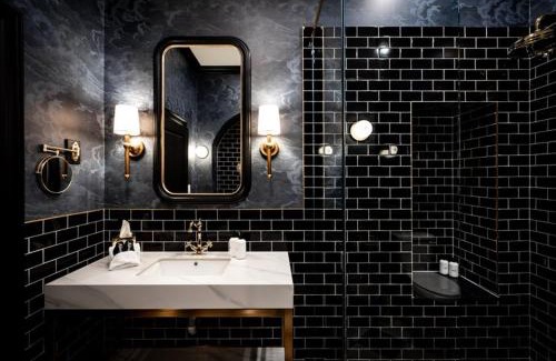 Collingwood Hotel | The Dorchester Hotel
