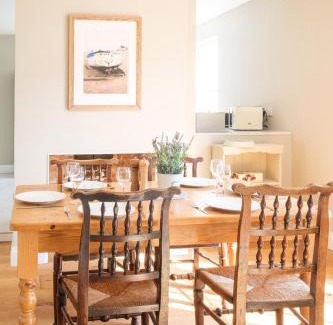 Leiston House | The Dower Lodge