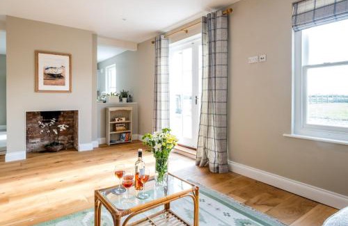 Leiston House | The Dower Lodge