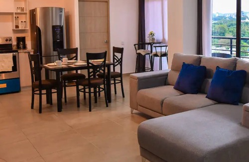 San Salvador Apartment | The Downtown Apartment - 3 Aire acondicionado Dormitorio + WiFi