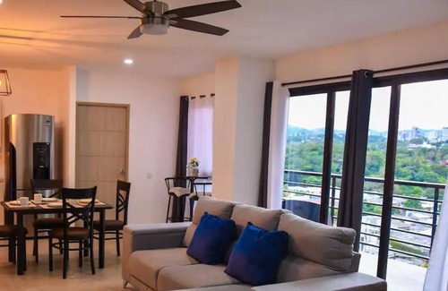 San Salvador Apartment | The Downtown Apartment - 3 Aire acondicionado Dormitorio + WiFi