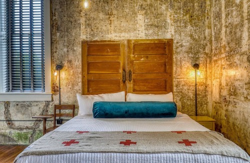 Brenham Hotel | The downtown Brenham Schoolhouse Hotel, Suite 2