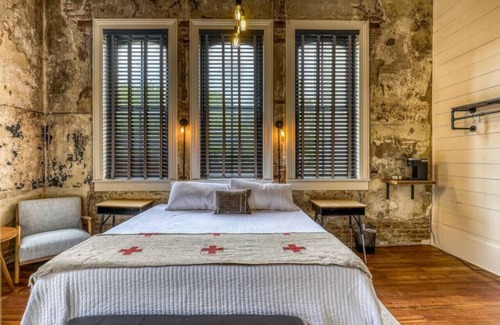 Brenham Hotel | The downtown Brenham Schoolhouse Hotel, Room C