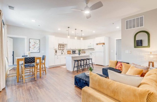 Historic Downtown Manteo Apartment | The Downtown Delight Family Suite