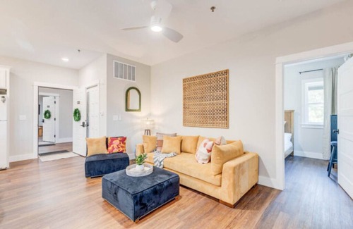 Historic Downtown Manteo Apartment | The Downtown Delight Family Suite
