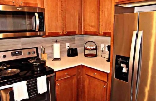 Central Business District Apartment | The Downtown Life Experience in Fall