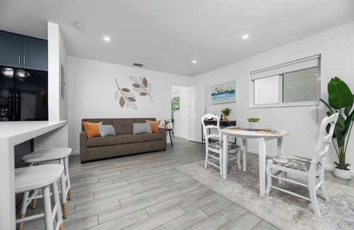 Croissant Park Apartment | The Downtown Retreat #2