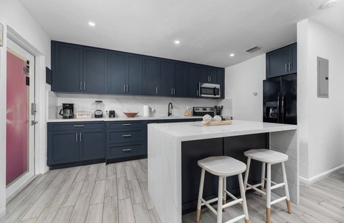 Croissant Park Apartment | The Downtown Retreat #2