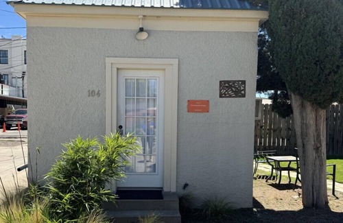 Alpine House | The Dragonfly Cottage - Downtown